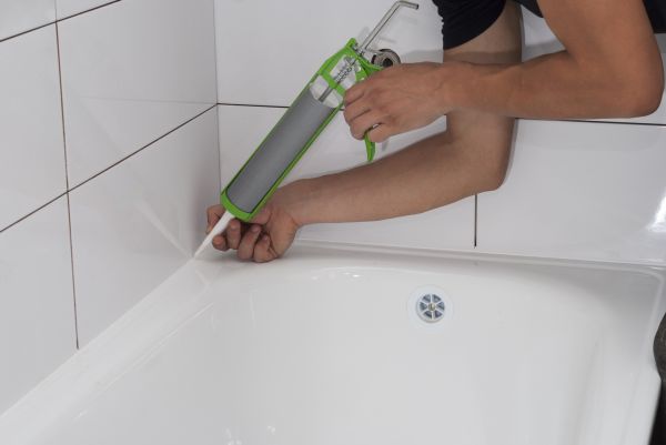 Cost of Tub Recaulking in Jackson