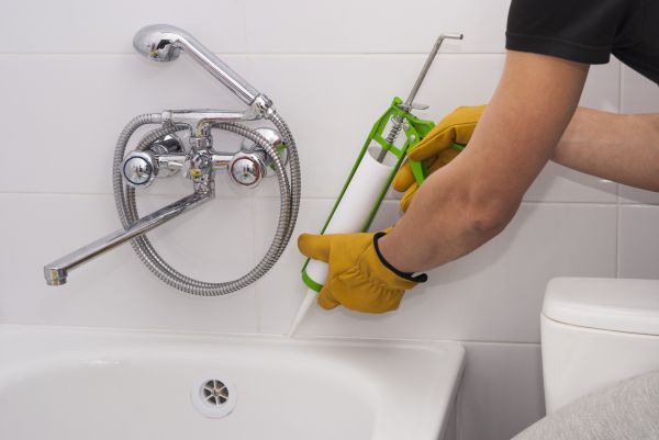 Cost of Bathtub Caulking in Jackson